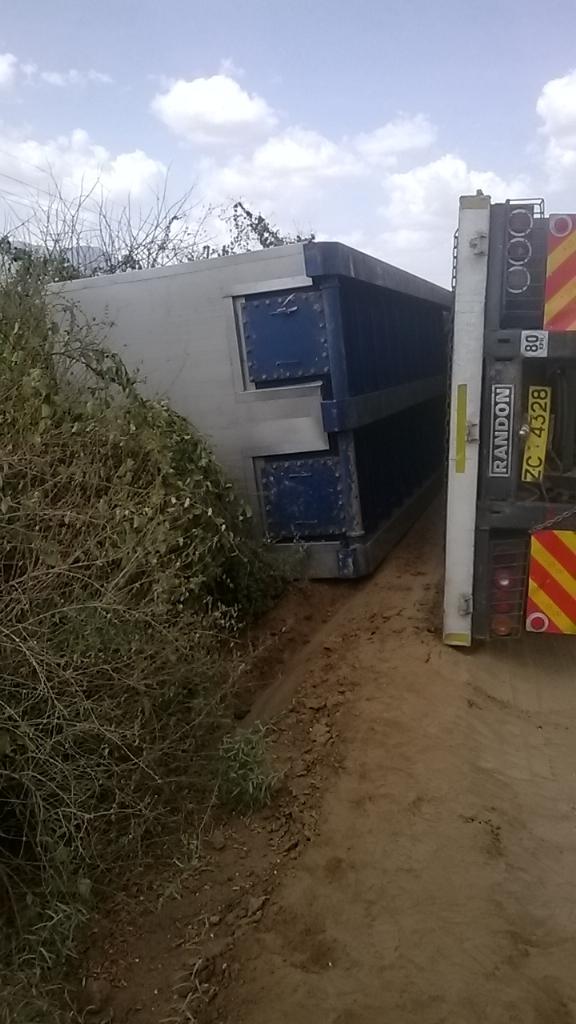 KenyanTraffic's tweet image. 16:14 via @rehanoss 
Accident at marich kapenguria kainuk #siginon trailer overturned @KeNHAKenya