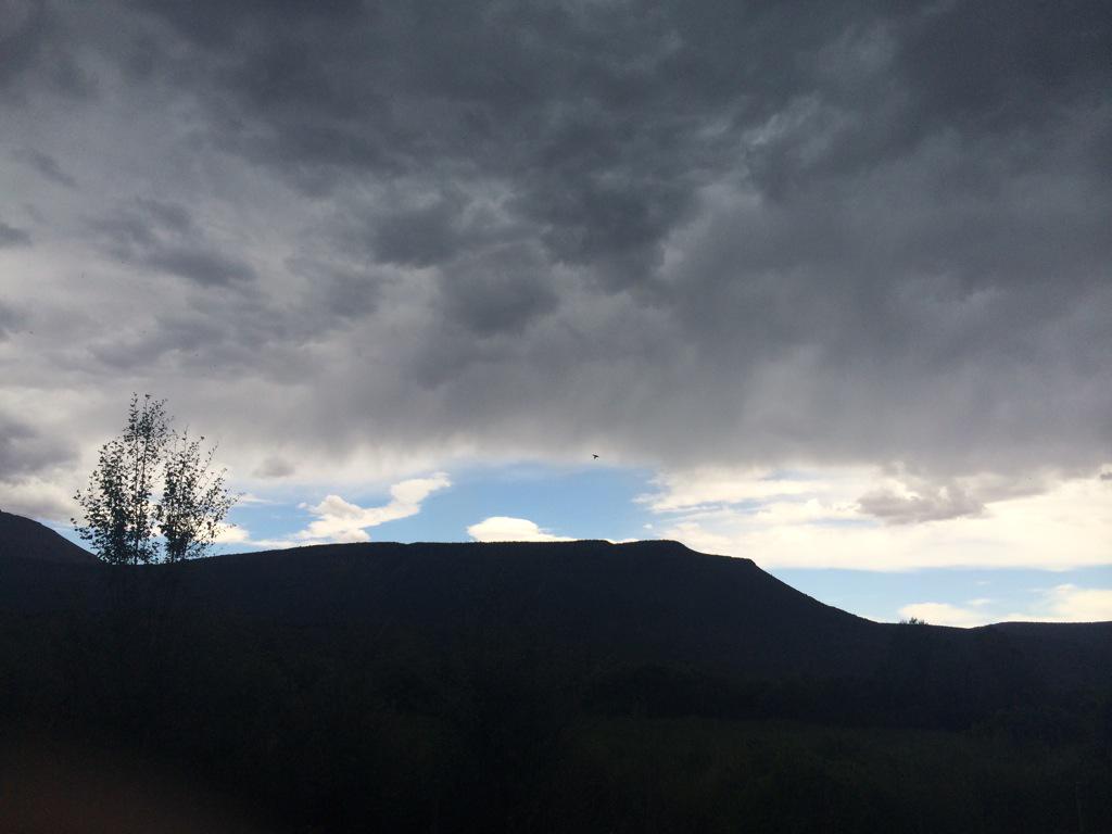 bexxeh's tweet image. I&apos;m going to have a white bum forever. #africaproblems #inconvenientthunderstorm