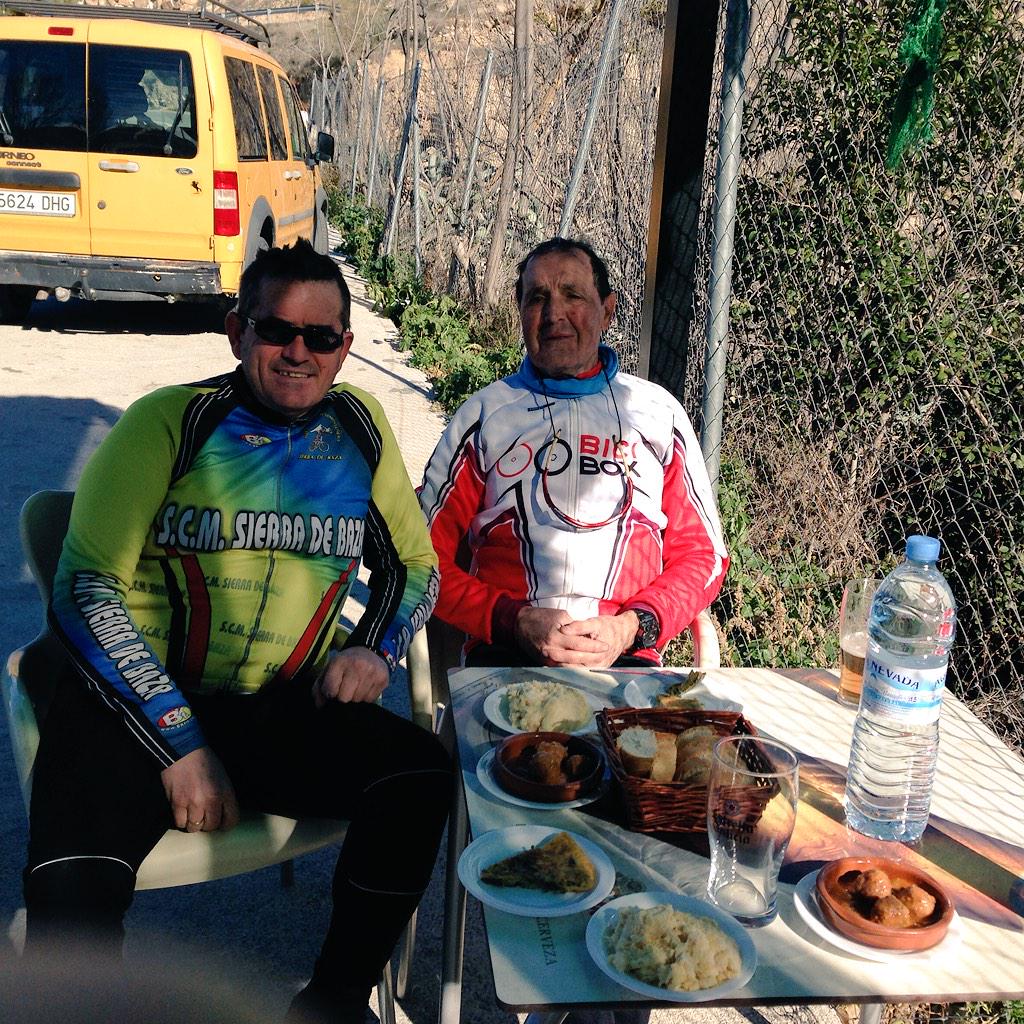 emtoribio's tweet photo. P.K. 107 Albanchez avituallamiento (etapa Vera-Sorbas-Albox-Vera) http://t.co/SgespCrTi1