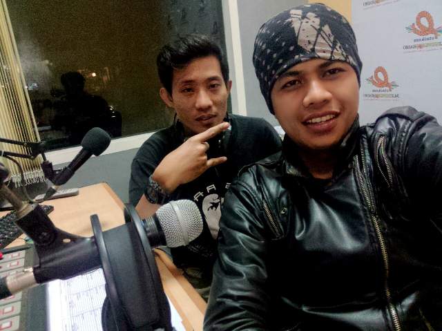 MangKowi77's tweet photo. @Sriwijaya943FM duo perjaka tung,,, tung http://t.co/BR5ETYtImH