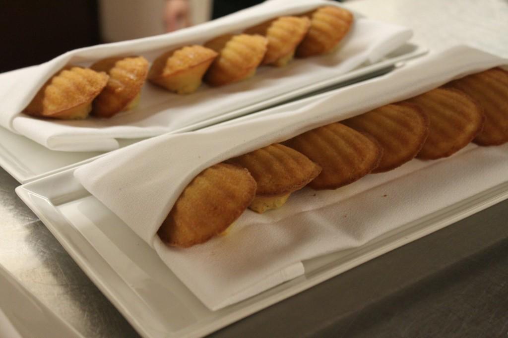 FlipCater's tweet photo. Warm #madeleines by @FlipCater #sonomafoodie #SonomaCounty #sonomaeats #sonomawedding #sonomacatering http://t.co/rpFNiQYccs