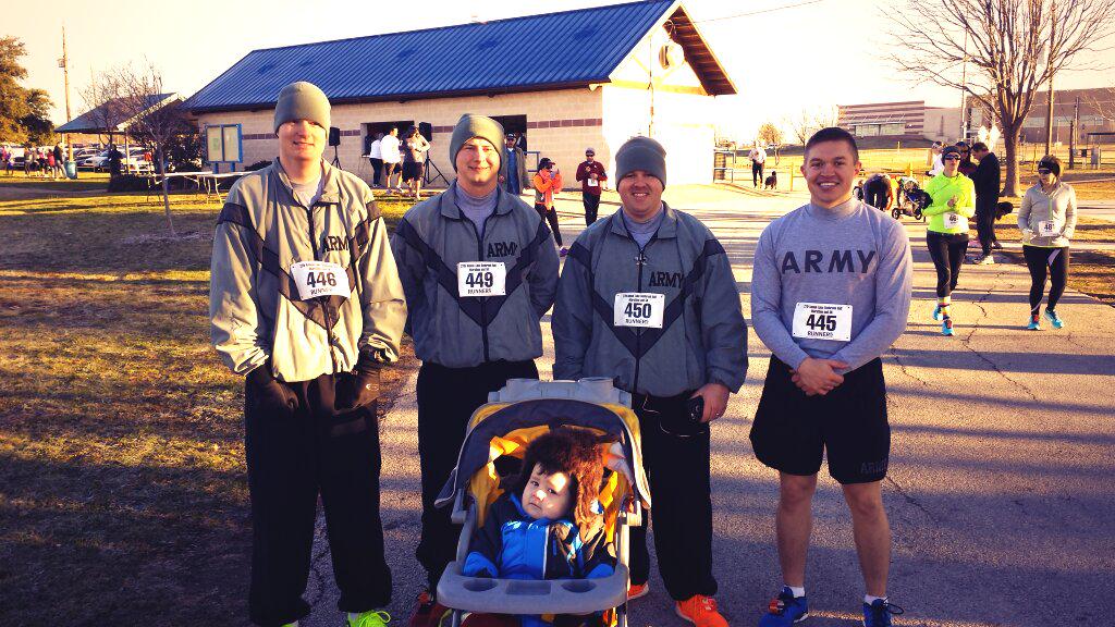 ArmyWeatherford's tweet photo. Team Weatherford is going for a new land speed record at the lake Benbrook 5K! #ArmyStrong #domore #bemore http://t.co/PxFHdhzvPg