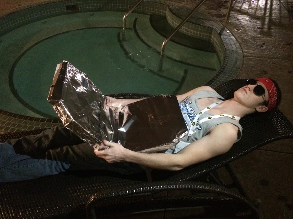 Ynyien's tweet photo. Just Kyle and a little tanning @Spirit_Judges #LTUTBOG #gnctrspirit http://t.co/AwJBhzKOmJ