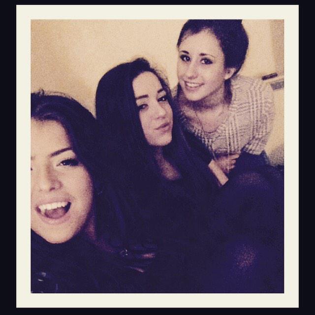 ASlavage's tweet photo. Last night with my girls ❤️ love you all 😘😘 @jemimasapsted http://t.co/1CmzDWoQmo