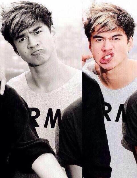 LOOK AT HIM! HOW CAN ONE NOT LOVE CALUM HOOD? HE\S SO ADORABLE! HAPPY BIRTHDAY CALPAL! xoxo 