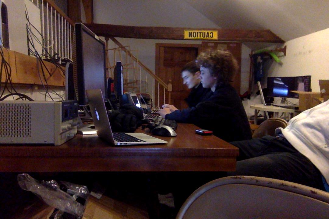 DeltaPrime4473's tweet image. Microsoft vs Apple is real! #clashofthetitans #MacvsPC