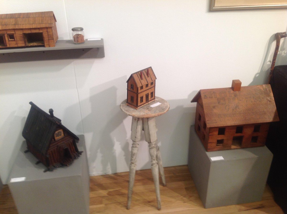 suzannekizis's tweet photo. @suzannekizis The Ames Gallery at the Metro Curates Show this weekend in NYC #folkart #amesgallery #afamuseum http://t.co/SrLoCD51LV