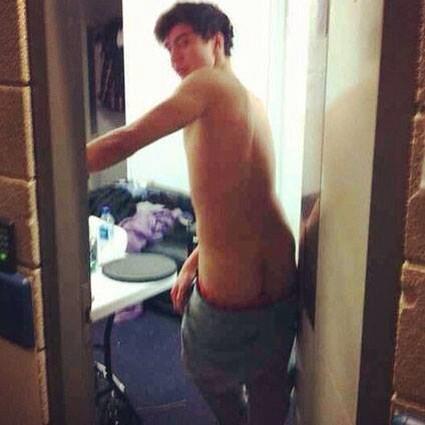 ANYONE REMEMBERS THIS? HAPPY BIRTHDAY CALUM HOOD I LOVE YOU        