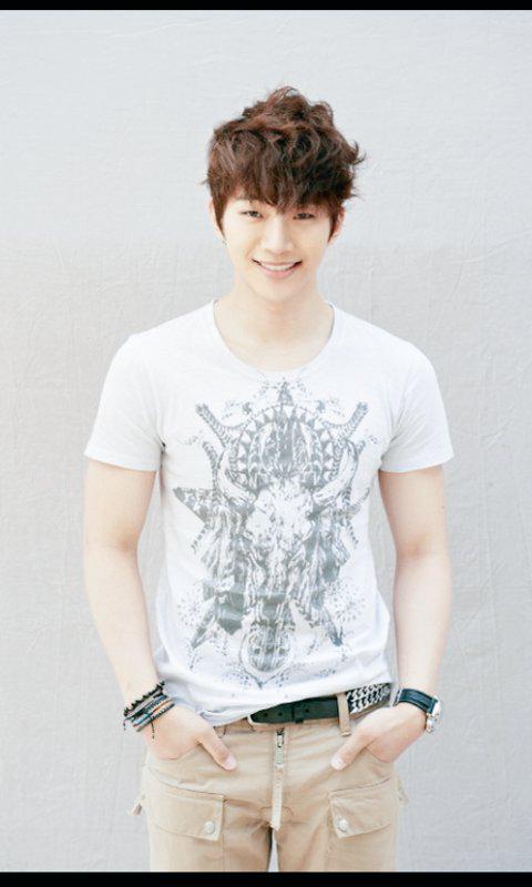 Im so sleepy, im going to bed now.. bfore that, happy birthday again to my emperor Lee Junho... 