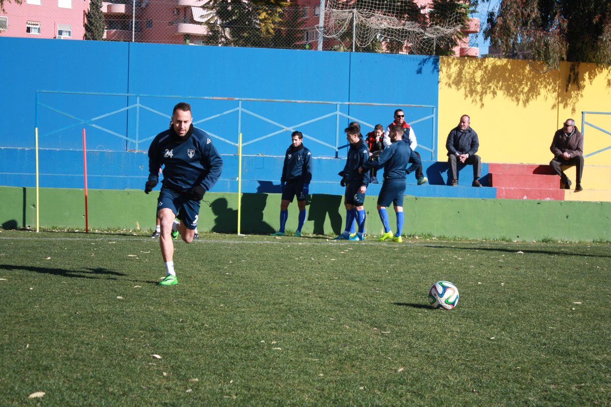 Orihuela_CF's tweet photo. @_alvarorosas http://t.co/CNfYVPnd5p