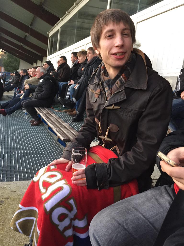 GuillaumeReal's tweet photo. On trouve de tout en tribune lors des match de #CFA ! #RCLCSSA http://t.co/CISqv9eH7e