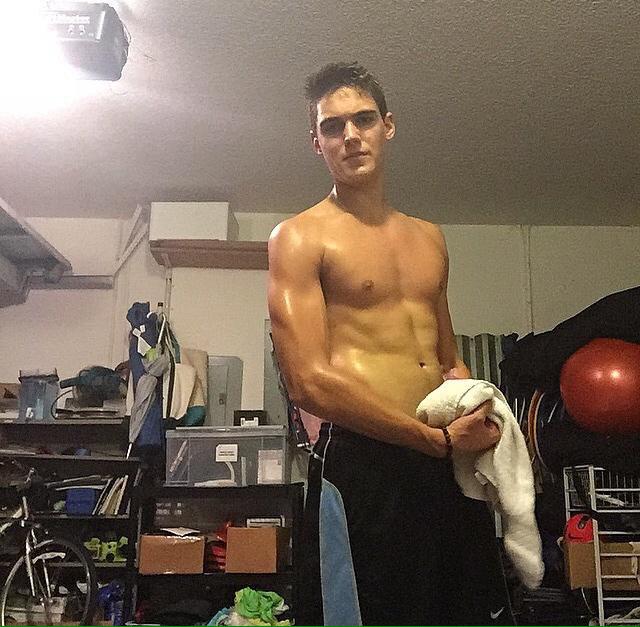 DanielMillerrr's tweet image. I'm shirtless only for @emmaalonso10