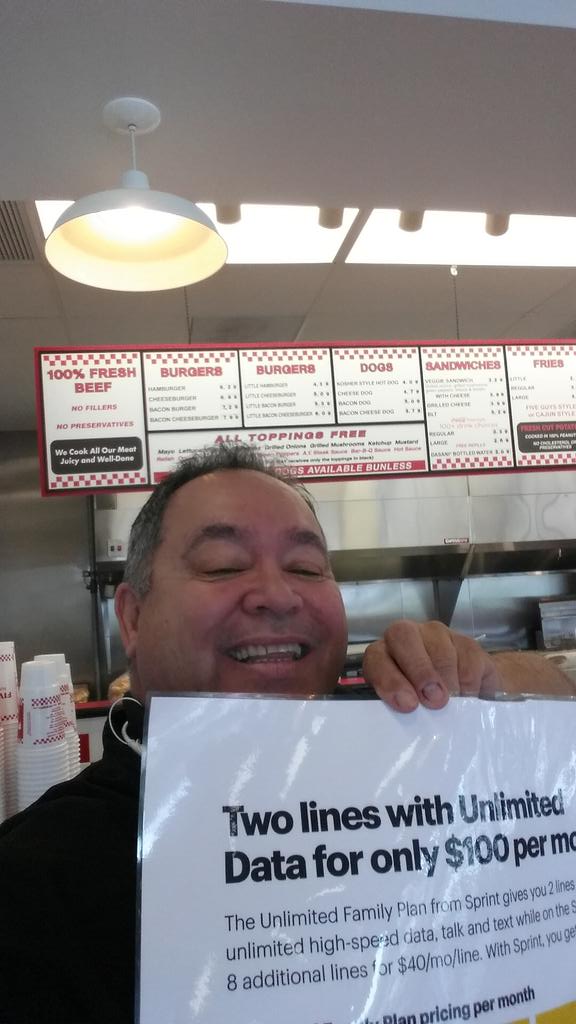 LarosaRob's tweet photo. Five Guys Has half off your Sprint bill @kgbond0007 #CutYourBill #fivestarcellular http://t.co/hrZ4UKnp94