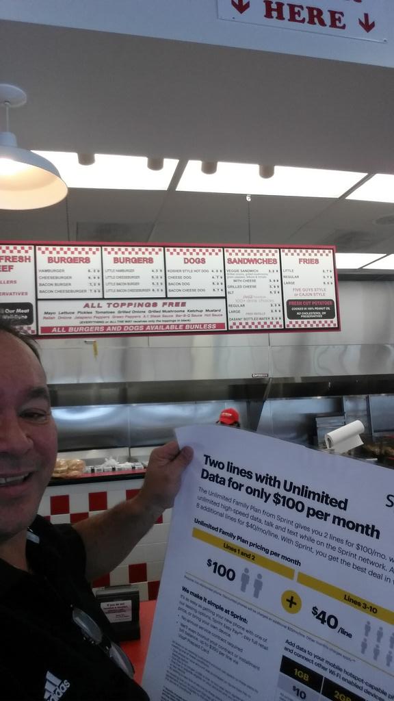 LarosaRob's tweet photo. Five Guys Has half off your Sprint bill @kgbond0007 #CutYourBill #fivestarcellular http://t.co/hrZ4UKnp94