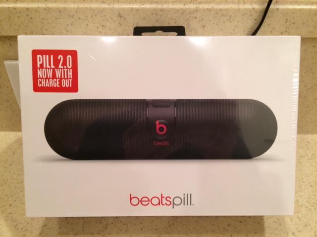 KellyKatch's tweet photo. Beats Pill with Apple gift receipt. #deals #Apple #BeatsByDre #ebay #free  http://t.co/95z4cAQzE9? http://t.co/uNvp3koAw4