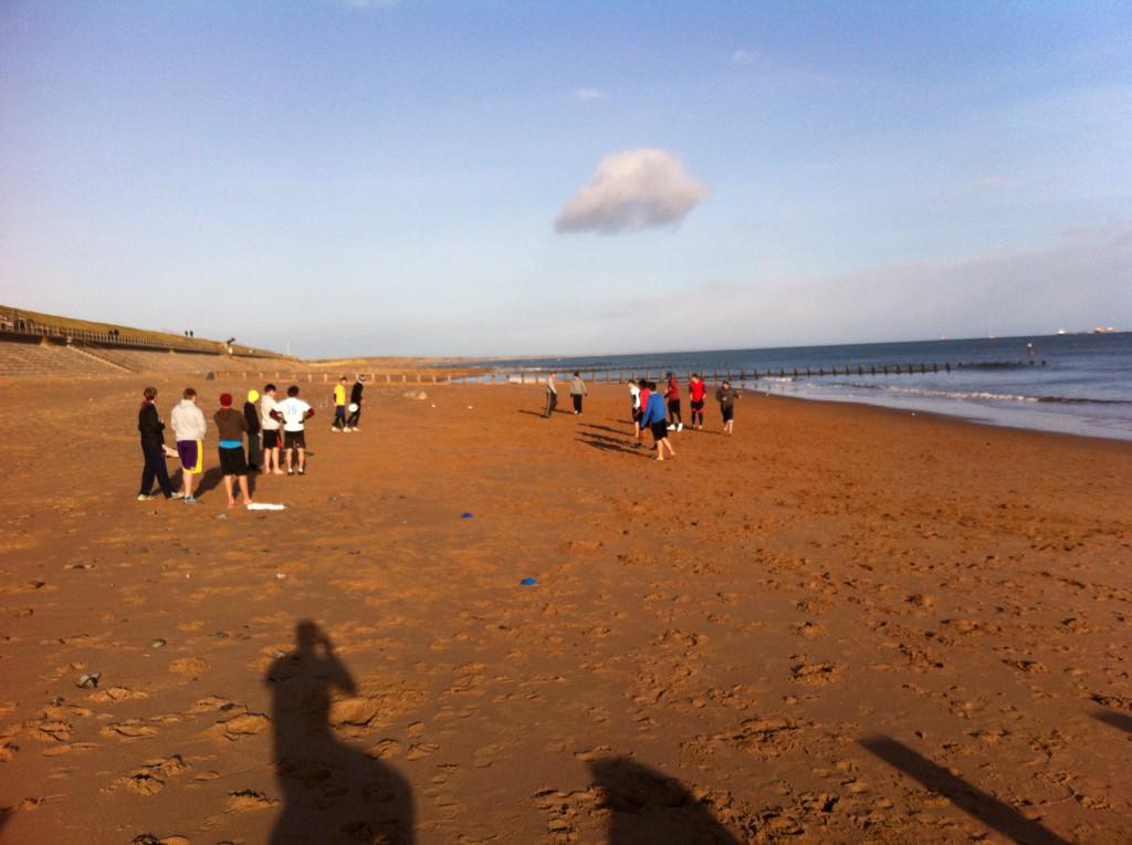 NEOulti's tweet photo. Frozen parks lead to impromptu beach 5's. http://t.co/CAv18qXVlS