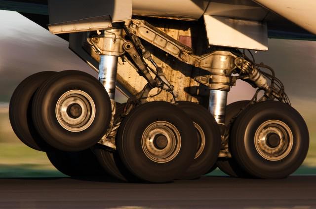 Airbus_Fans's tweet photo. A330 gear. http://t.co/bXVwKRluow