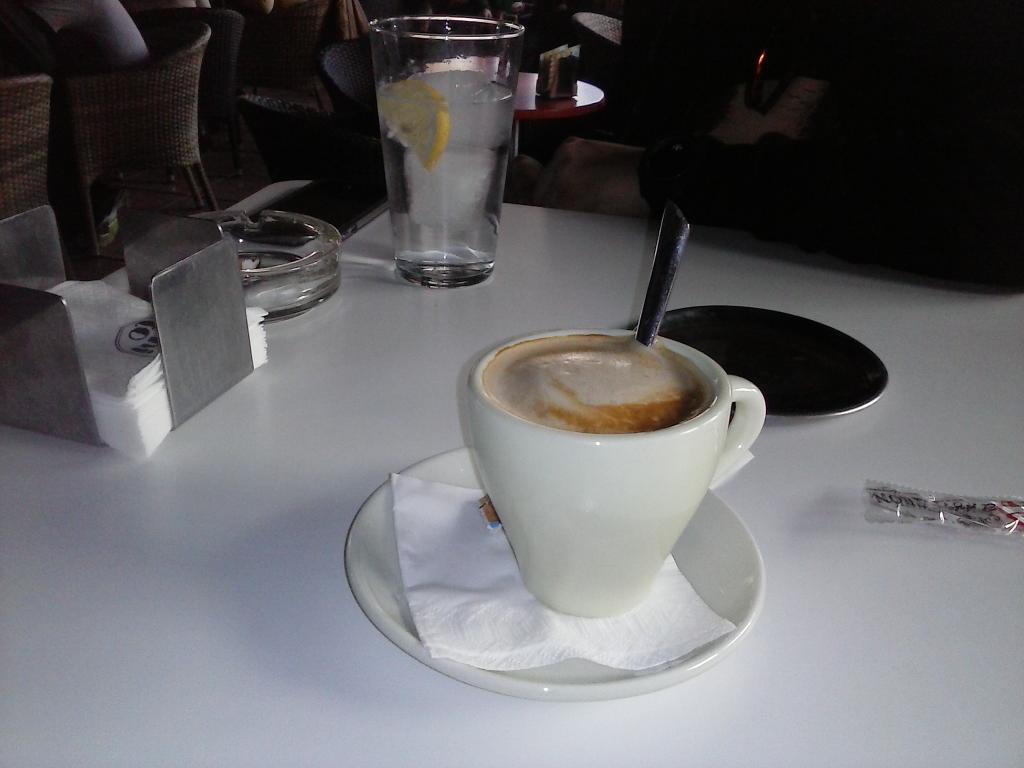RubenFelices's tweet photo. Modo501 en pachito con @sergidanceibiza haciendo una wena recuperación jajajaja http://t.co/ThdDPox6aK