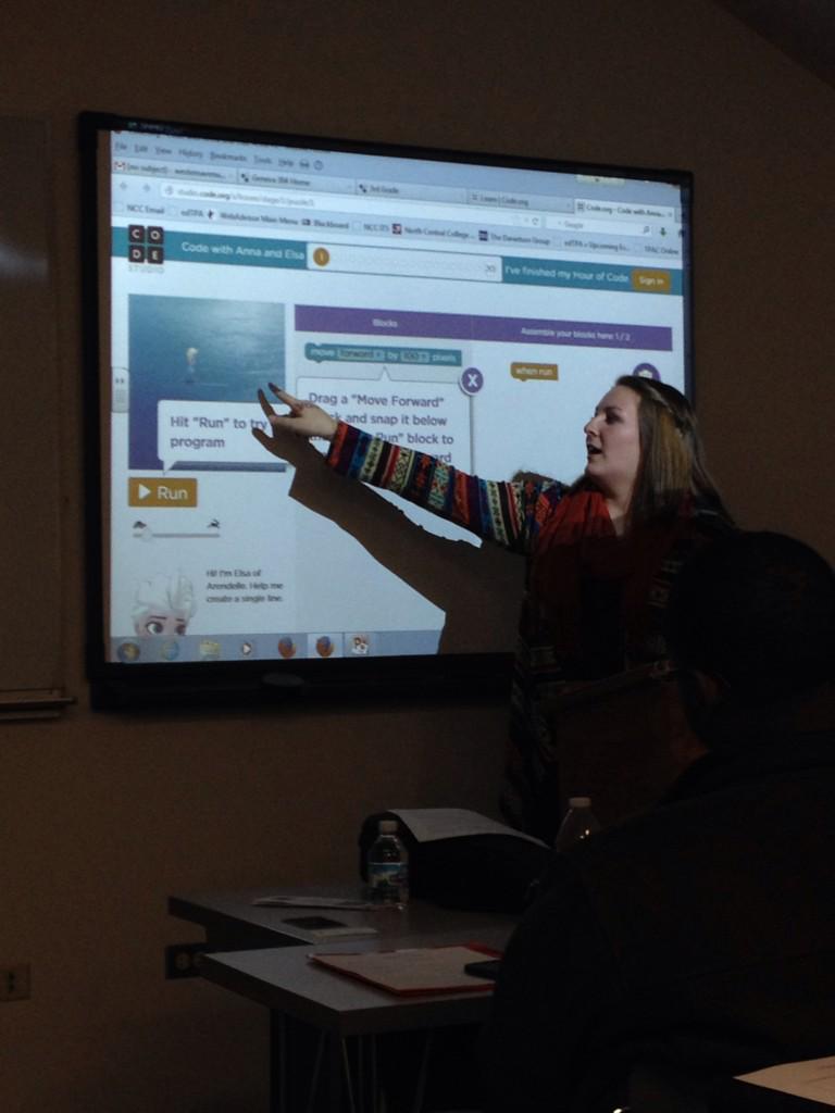 Katie_Sings's tweet photo. #TIEC15 The wonderful Shelbi Busche of @WestAveMusic sharing her great resources with @NCCTechCon :) #MusicEducation http://t.co/ZUMt3swD7H