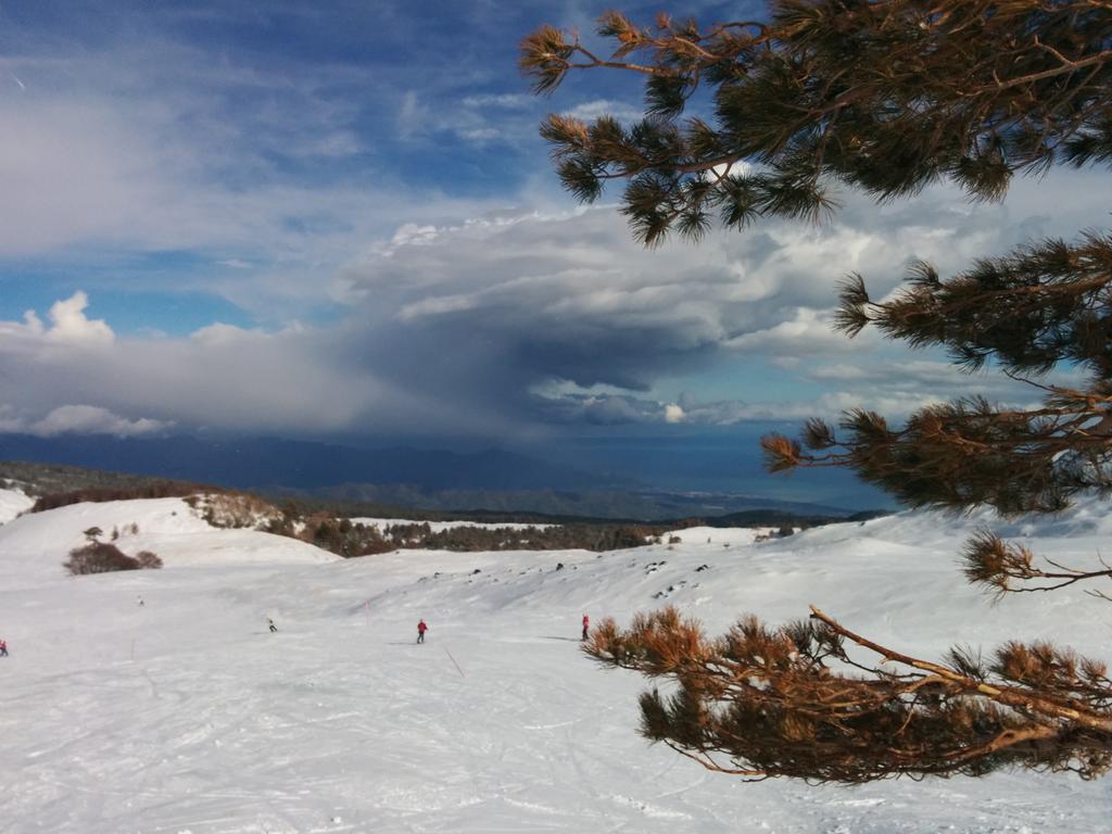 adsharters's tweet photo. Skiing on Mount Etna Sicily with the Mediterranean as the back drop. http://t.co/8ckOQJvCKL