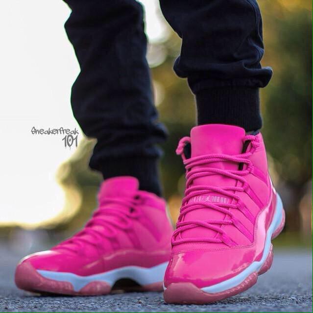 postflykicks's tweet photo. Custom 11s 😍😍🔥🔥🔥 http://t.co/GUb9lilPVj