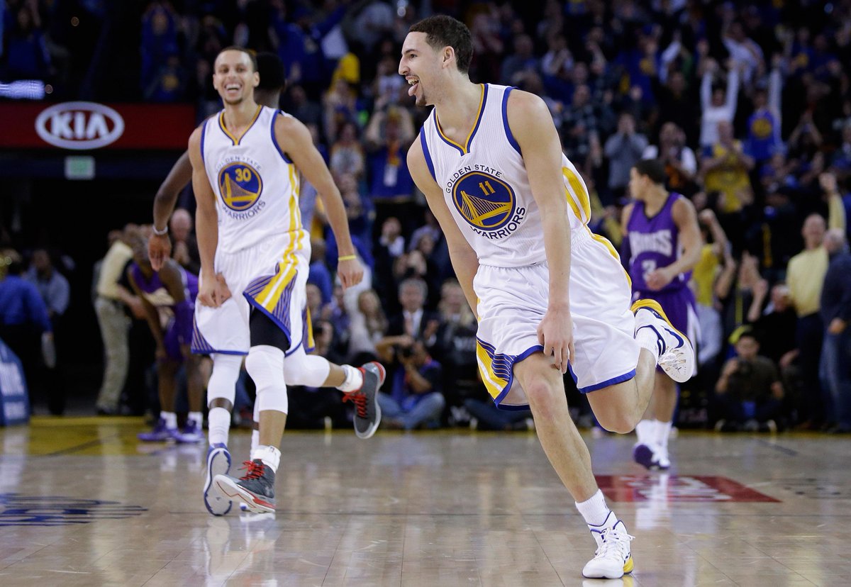 BleacherReport's tweet photo. VIDEO: Watch all of Klay Thompson’s NBA record 37 points in the 3rd quarter vs. Sacramento http://t.co/gzbdfHBchV http://t.co/hrSXxJQOG1