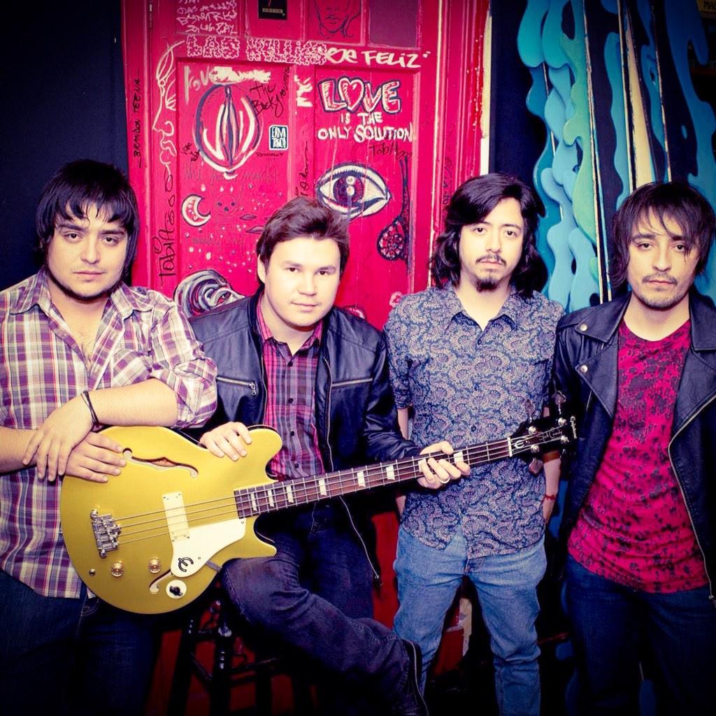 Carlosmullerb's tweet photo. Está noche en Bar Rockaxis se presenta @SilverTownChile Vaya, tome algo, escuche rock y apoye la música chilena. http://t.co/26x0c7RA8q