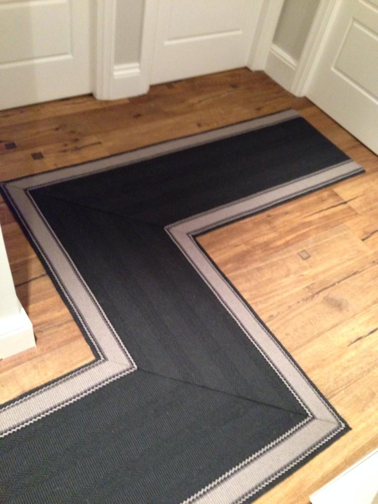 SDScarpets's tweet photo. Stunning sewn on site &amp; modem colours @Roger_OatesUK #carpets #Flooring #design #interiordesign #wool #runner #stairs http://t.co/lFHM7v11v9