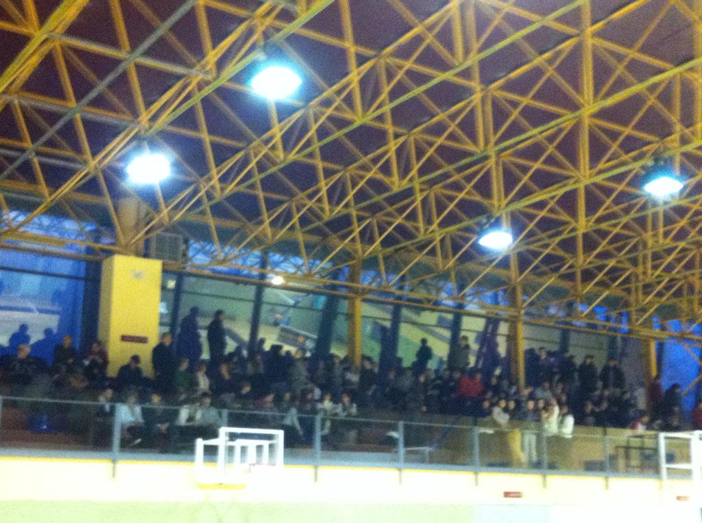 bisbalbasquet's tweet photo. Quasi!!!! Ho hem lluitat tot i més!!! @bisbalbasquet 72 @cbroser1933 78 GRÀCIES AFICIÓ!!! #alaplanadelemporda http://t.co/9GfecJhqOh