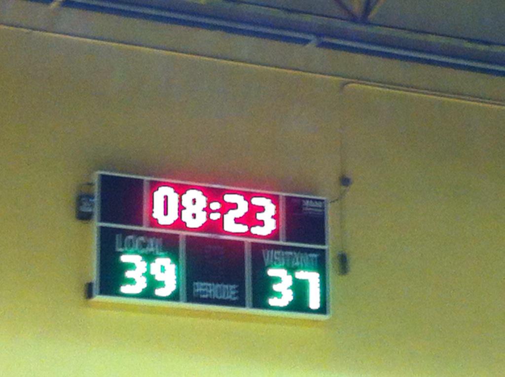 bisbalbasquet's tweet photo. Quasi!!!! Ho hem lluitat tot i més!!! @bisbalbasquet 72 @cbroser1933 78 GRÀCIES AFICIÓ!!! #alaplanadelemporda http://t.co/9GfecJhqOh