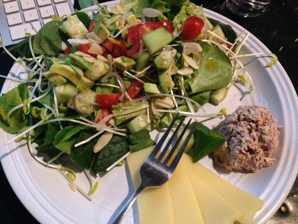 Thanks @SauvageWorks for this delicious lunch, you are surprisingly getting good at cooking... http://t.co/Dw70zuz89a