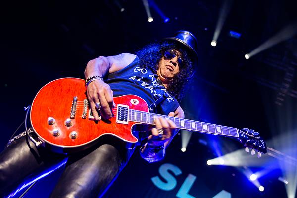 <a href="/Slash/">Slash</a> &amp; his funny T-Shirts vol 4
With greeting 2 <a href="/slashshirts/">Slash's t-shirts</a> ;-)