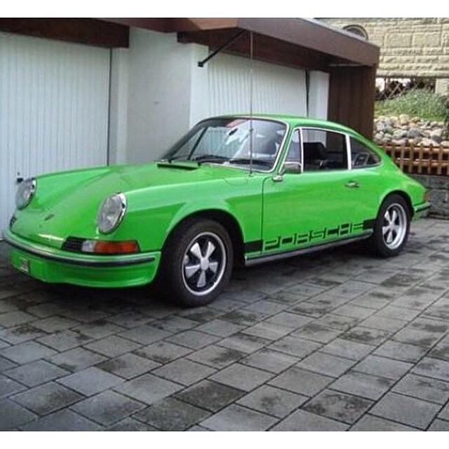 OnlyCarrera's tweet photo. 1968 #911 #porsche #porsche911 #porsche912 #porscheclassic #typ901 #901 #356 thanks for the photo @buggy_porsche http://t.co/9EUJMEaBFC