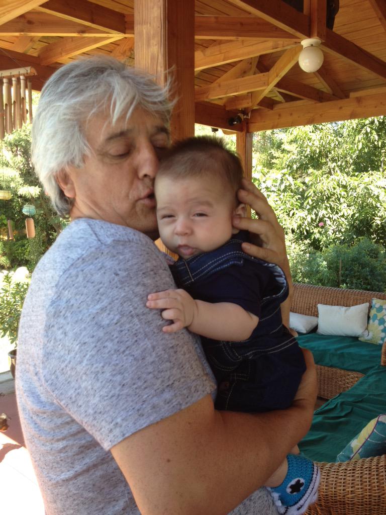 juvitob1's tweet photo. Con el hijo de mi sobrina y de mi sobrino regalón...!!! http://t.co/iKNAEeBRl3