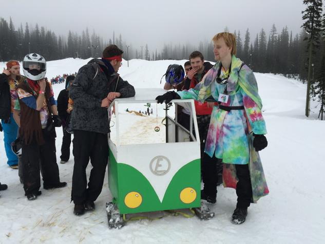 ubconews's tweet photo. Spills and thrills in the fog at the Great Northern Concrete Toboggan Race at Big White. #GNCTR2015 #myubco http://t.co/id8TvgaRzu
