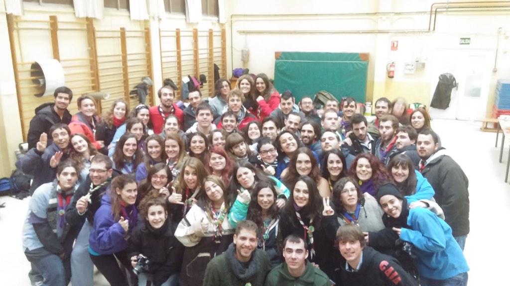 ScoutImpeesa's tweet photo. "@scoutsmadrid: Siempre list@s para servir #indaba15 http://t.co/NNaATjeqQc" 
"ALLÁ DONDE VAYAS HABRÁ UN SCOUT". Esta foto lo afirma #Madrid