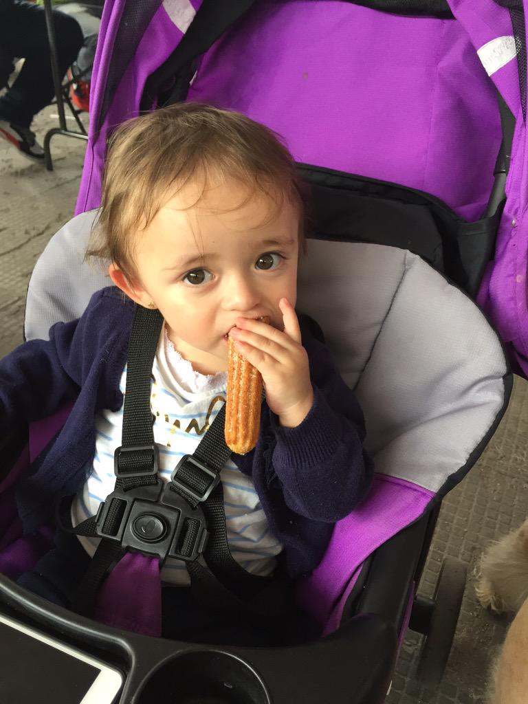 <a href="/churroychocolat/">ch&ch</a> mi hija disfruta sus churros