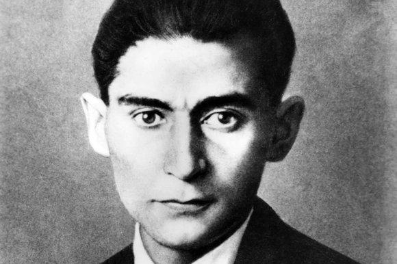 iyitweet's tweet photo. Olabildiğince yalnız kalmalıyım.
Başardığım ne varsa,
Yalnızlığıma borçluyum.

/Franz Kafka/ http://t.co/FLy13GYbDZ