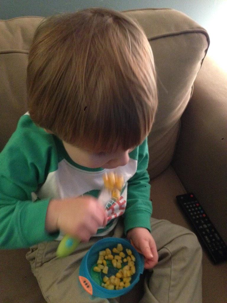 Tommystone88's tweet photo. Mmm. What a healthy and delicious snack. #coldcorn http://t.co/6sSuIij8LD