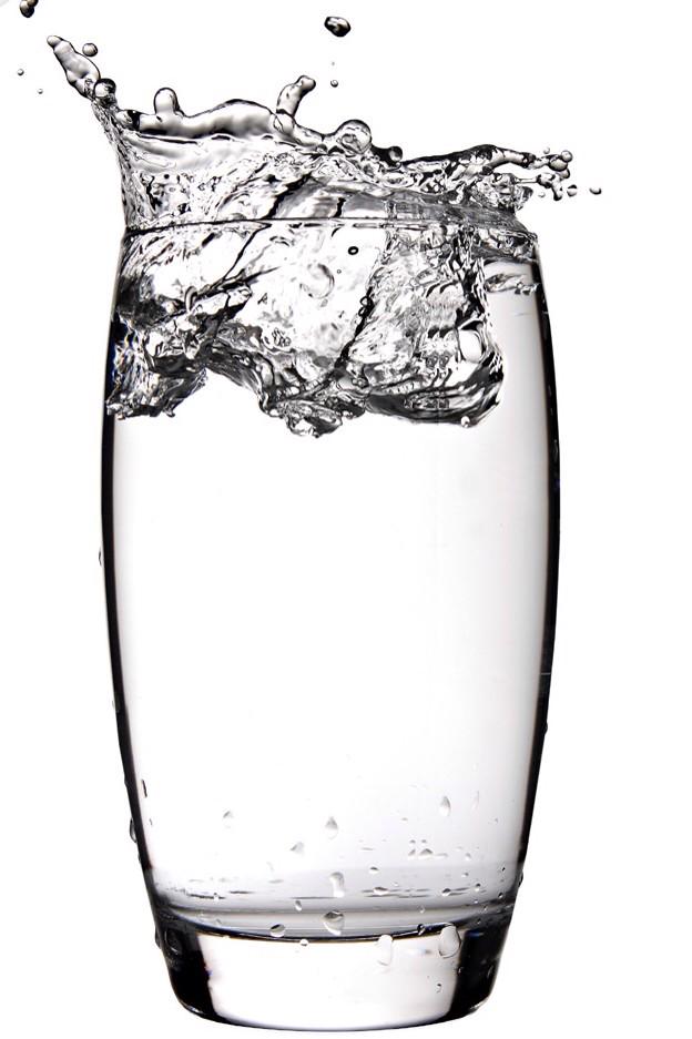 En días calurosos como hoy, hidratemos bien nuestro cuerpo,toma 6 a 8 vasos de Agua al día CUIDARSE ES QUERERSE