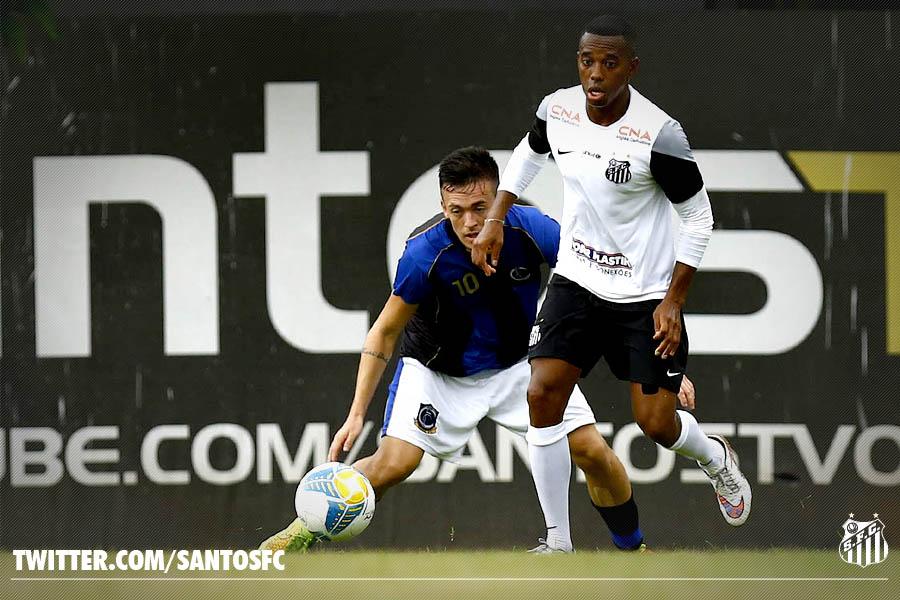 SantosFC's tweet photo. É PEIXE, É GOL! Os #MeninosDaVila já começaram a temporada do jeito que gostam. O Peixão meteu 4 a 0 no Cotia! http://t.co/v5Ovy6veQG