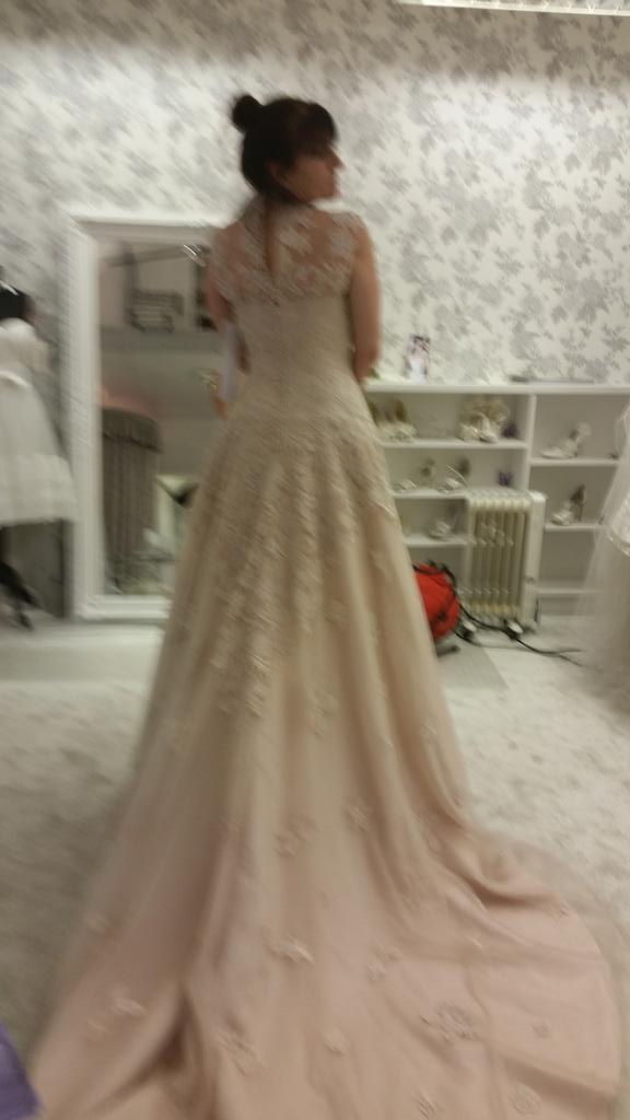 Bluebels's tweet image. Maureens # cranleigh wedding shop. Beautiful 💞