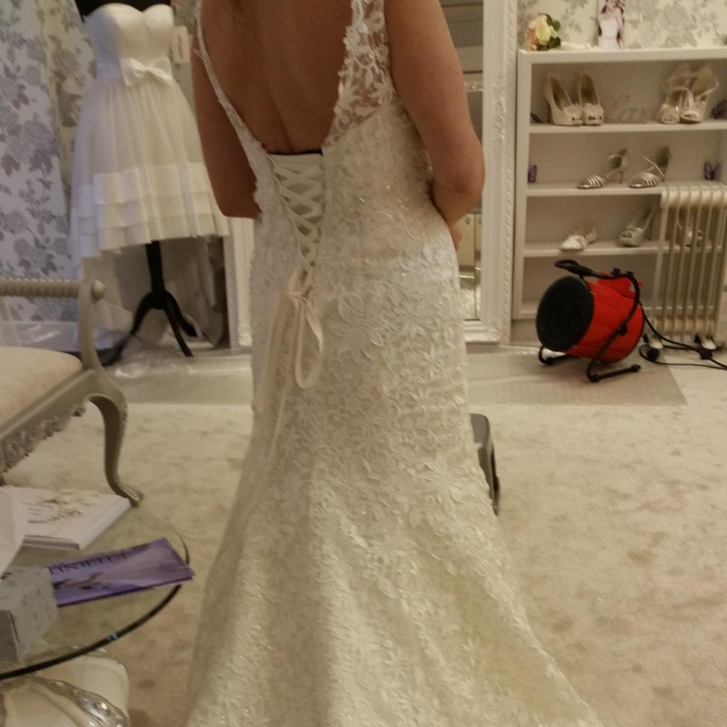 Bluebels's tweet image. Maureens # cranleigh wedding shop. Beautiful 💞