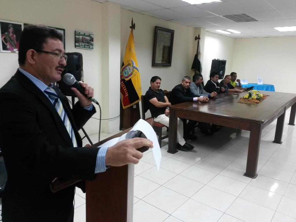 Municipio_Bucay's tweet photo. Hoy celebramos un año más de la inscripción de nuestro queridoBucay como cantón en el RegistroOficial.Que viva Bucay. http://t.co/rbRqNj9kRA