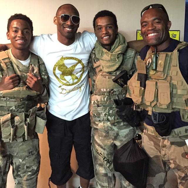LakersNation's tweet image. ICYMI: Kobe Bryant and Anderson Silva at Hollywood Sports Paintball &amp;amp; Airsoft Park yesterday.
lakersnation.com/photo-kobe-bry…