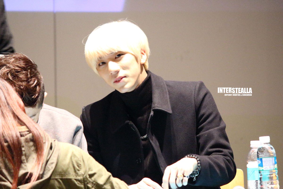 Interstealla's tweet photo. 930125 #티모테오 생일기념 #티모 야 생일축하해!! #hotshot http://t.co/ZrL2gUB0Dd http://t.co/Fqc9TNVSGK
