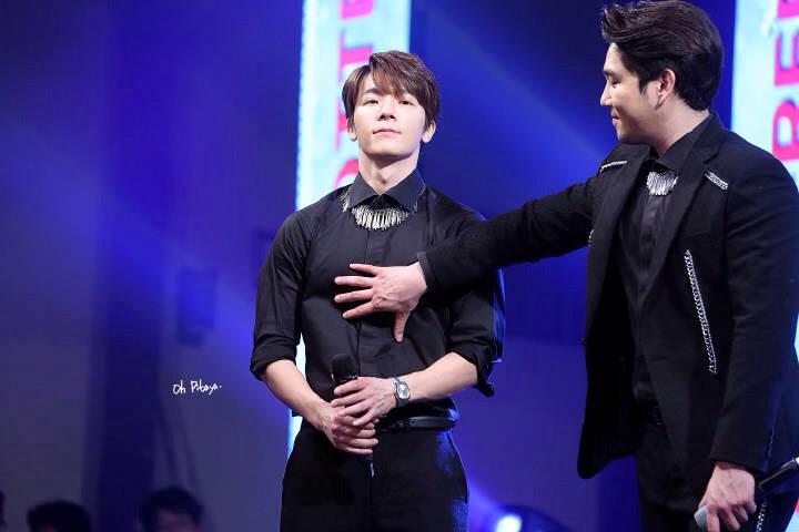 "<a href="/SJbluekingdom/">Ra</a>: chest😏😏😏😏😏😏
#Donghae 
#KangIn
#SuperJunior
cr:M3H-OPTY敏赫海賢友情站 "