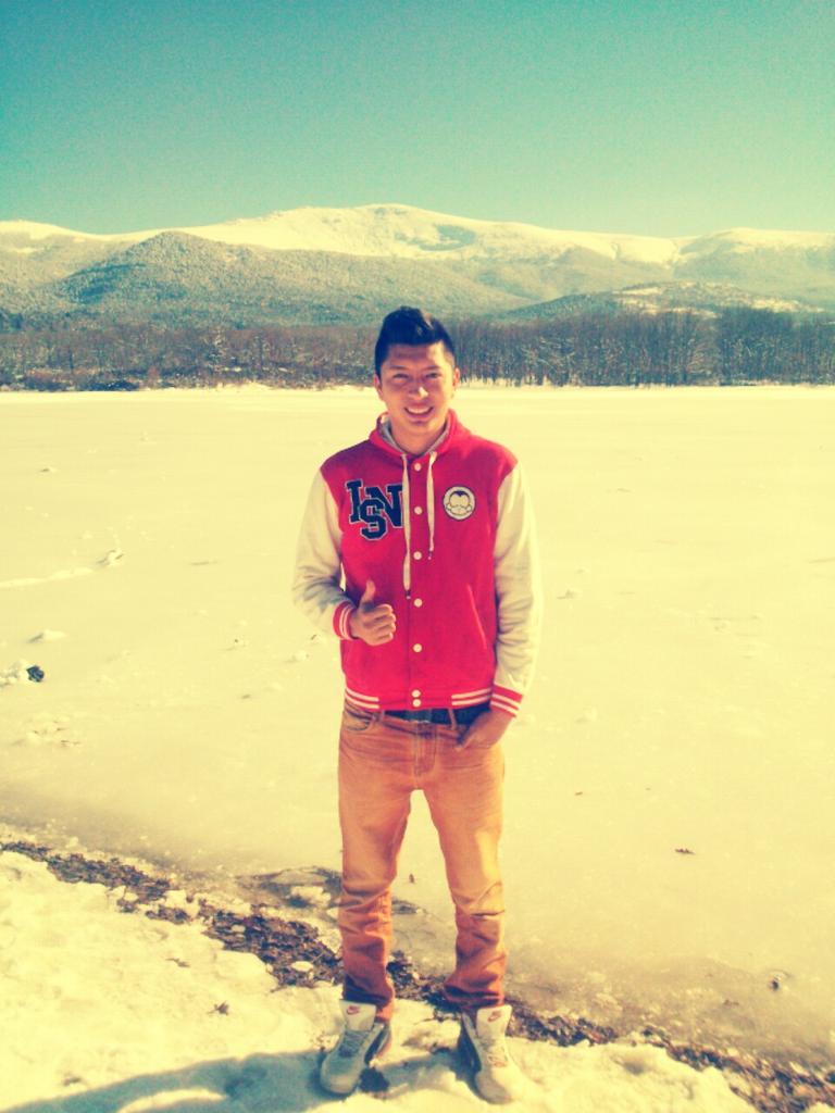 Kevinpault10's tweet photo. No tan lejos porque me muero, ni tan cerca porque me matas. http://t.co/zipqZRrFuZ
