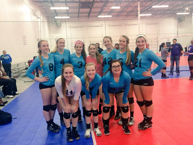 shelbie_sampson's tweet photo. 6-0 w/ my girls today.😍 gold bracket tomorrow.💙 #firstinpoolplay http://t.co/sPNrJ9Hf7l