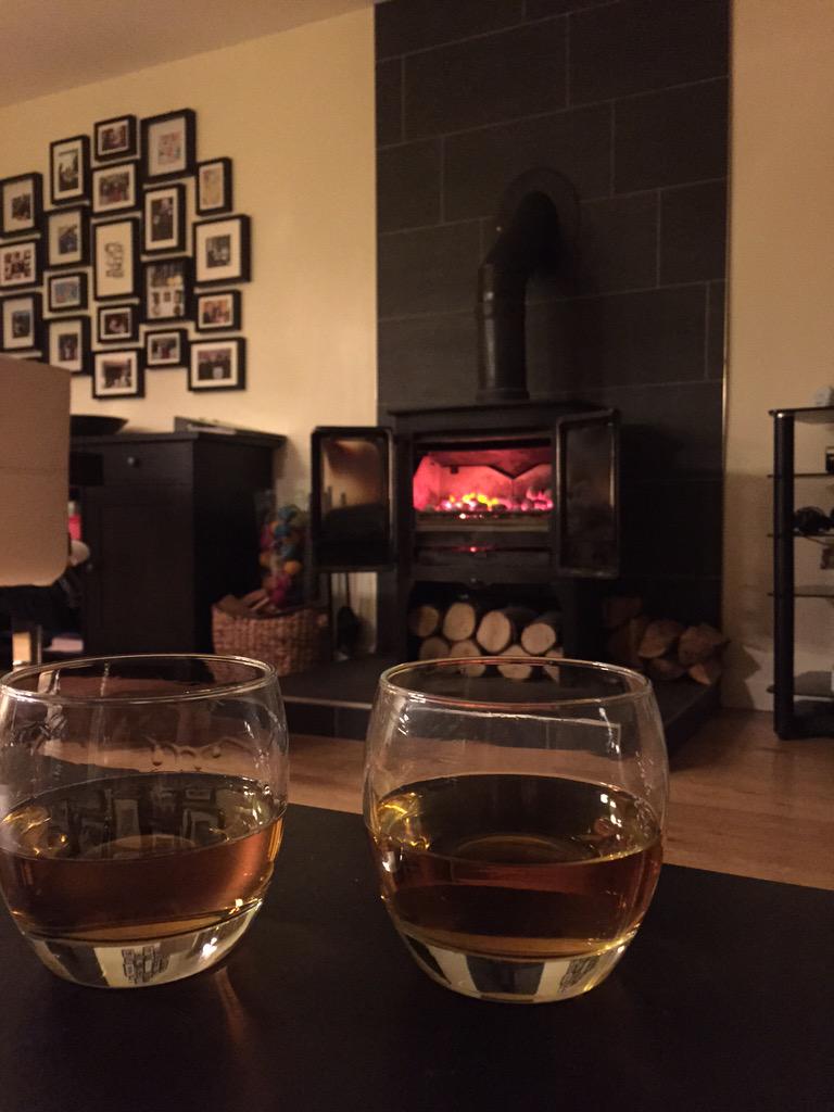 Mrs_Flash1's tweet image. Just a little dram before bed on the eve of burns night #haggisforteatomorrow